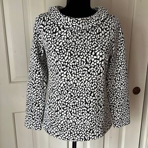 Talbots black/white stretch top, size Medium petite, EUC